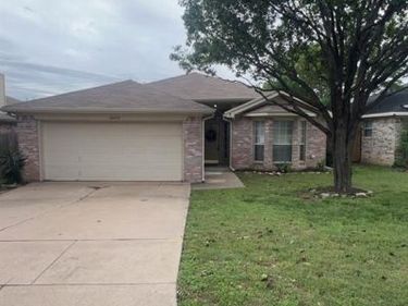 10409 Pleasant Mound Drive, Fort Worth, TX 76108