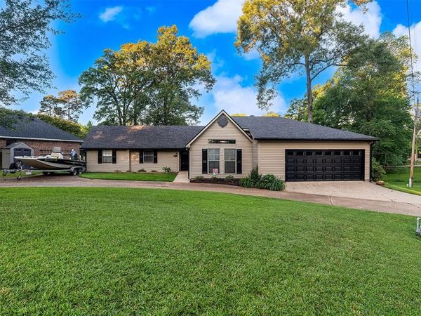2275 Woodstone Drive, Benton, LA 71006