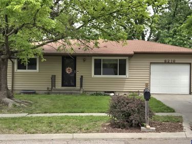 8216 Chestnut Lane , Lincoln, NE 68510