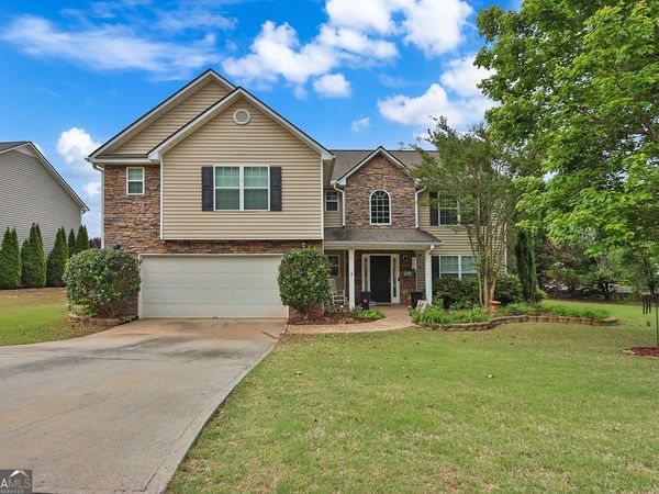 688 Country Grove Lane, Auburn, GA 30011