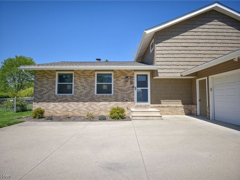 4749 Wolff Drive , Brunswick, OH 44212 Photo 3