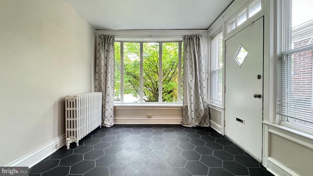 5874 Henry Avenue, Philadelphia, PA 19128 Main Photo