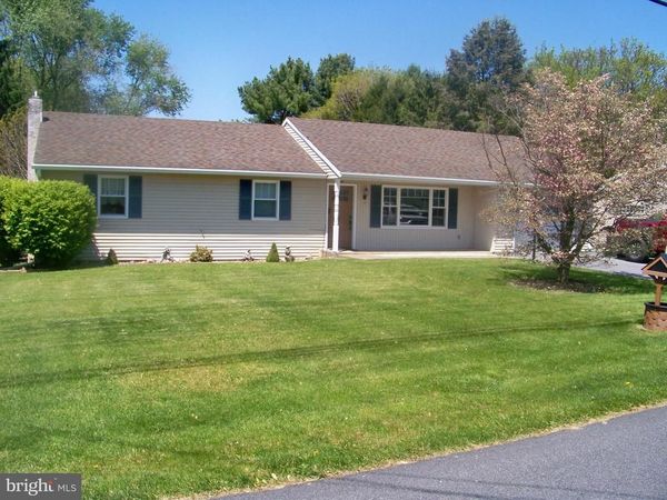 32 GREEN ACRE ROAD, LITITZ, PA 17543
