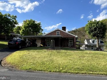 10131 LICKING CREEK ROAD, MIFFLINTOWN, PA 17059