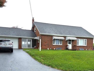130 FAIRLAND ROAD, LITITZ, PA 17543