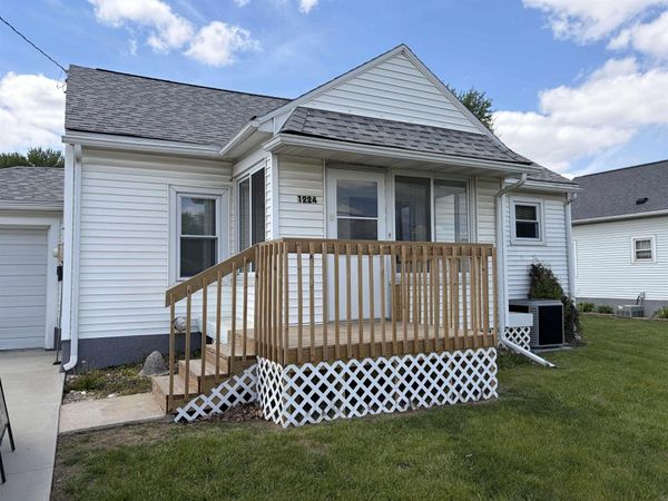 1224 6th Street, Jesup, IA 50648