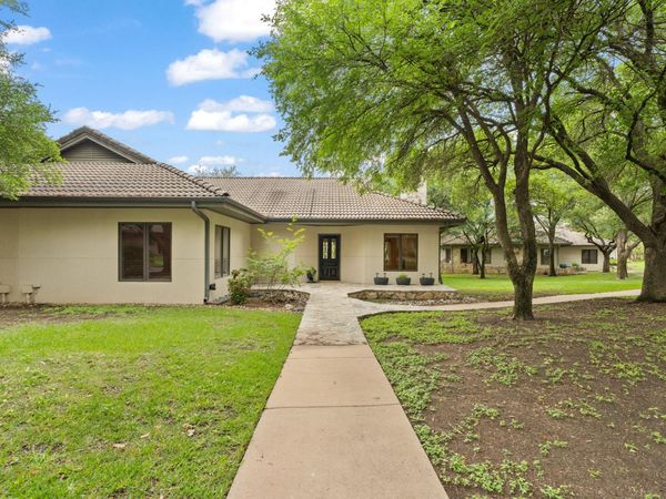 1927 Clubhouse Hill DR, Unit 14, Spicewood, TX 78669