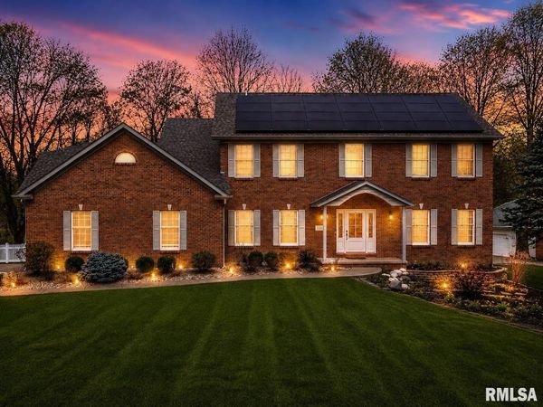 801 W BRIDGETOWNE Court, Dunlap, IL 61525