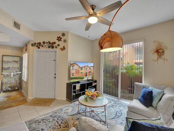 4926 Spinnaker Drive, Unit 5007, Fort Lauderdale, FL 33312