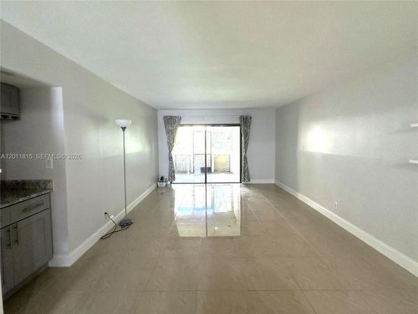 9370 SW 8th St, Unit 107, Boca Raton, FL 33428