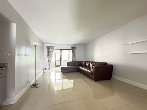 9370 SW 8th St , Unit 107, Boca Raton, FL 33428