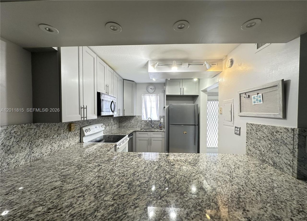 9370 SW 8th St , Unit 107, Boca Raton, FL 33428 Photo