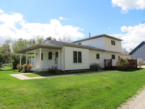 8672 Creston, Pinckney, MI 48169