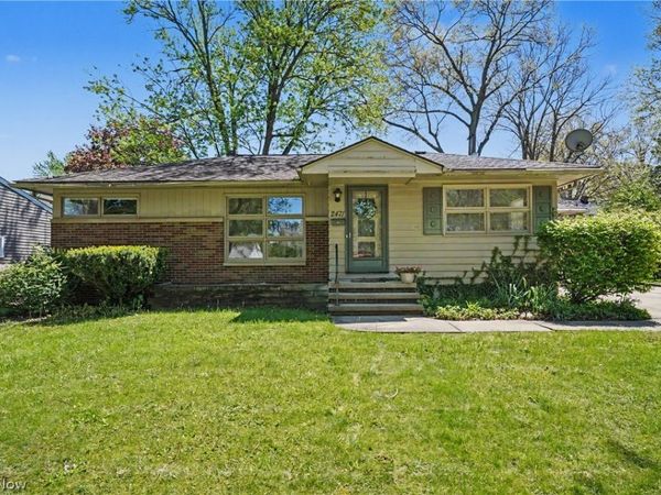 2471 19th Street , Cuyahoga Falls, OH 44223