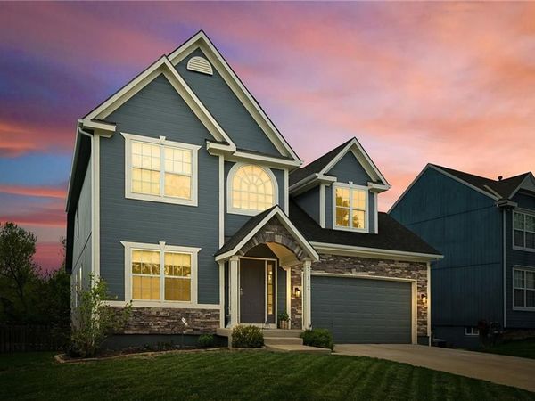 712 S Adams Street, Raymore, MO 64083