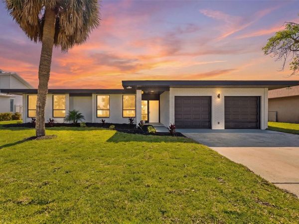 3917 E EDEN ROC CIRCLE , TAMPA, FL 33634