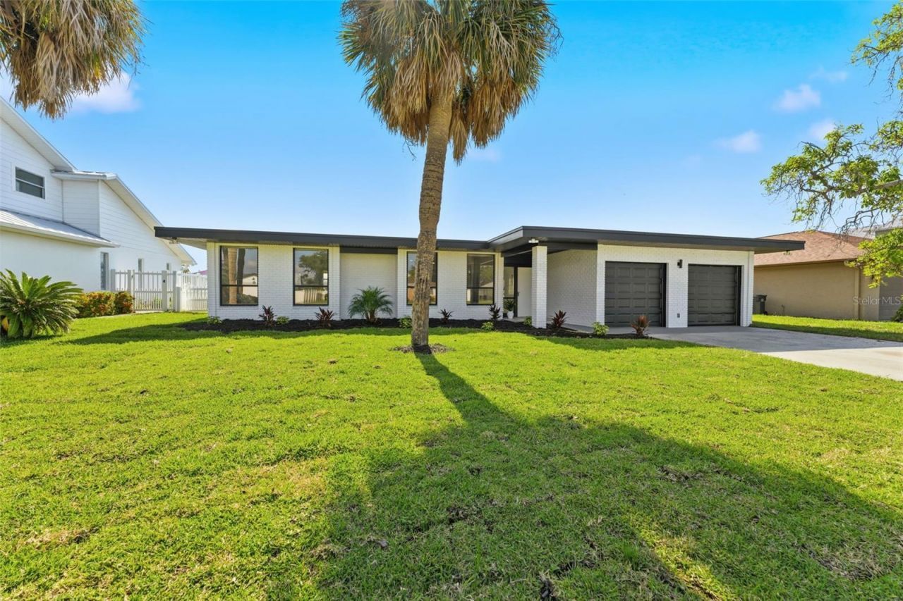 3917 E Eden Roc Circle, Tampa, FL 33634 Photo