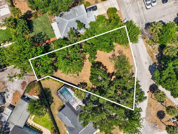 2604 N CLEVELAND STREET , TAMPA, FL 33609