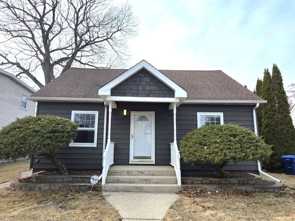 1738 Seymour Avenue , North Chicago, IL 60064