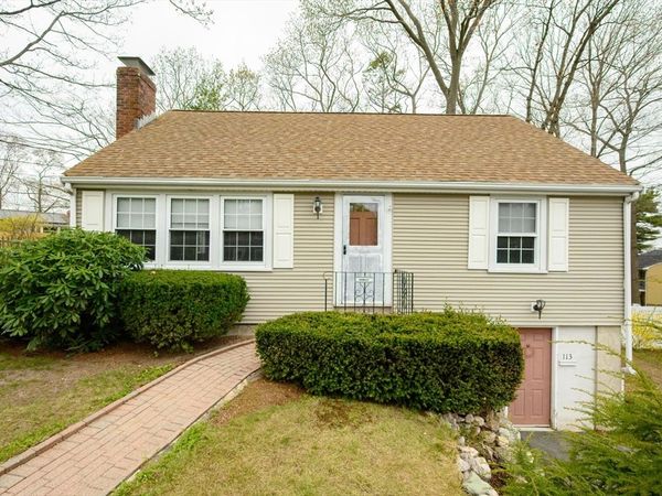 113 Ledgewood Rd, Dedham, MA 02026