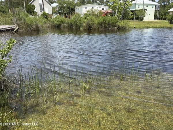 Na Dolphin Street, Bay Saint Louis, MS 39520