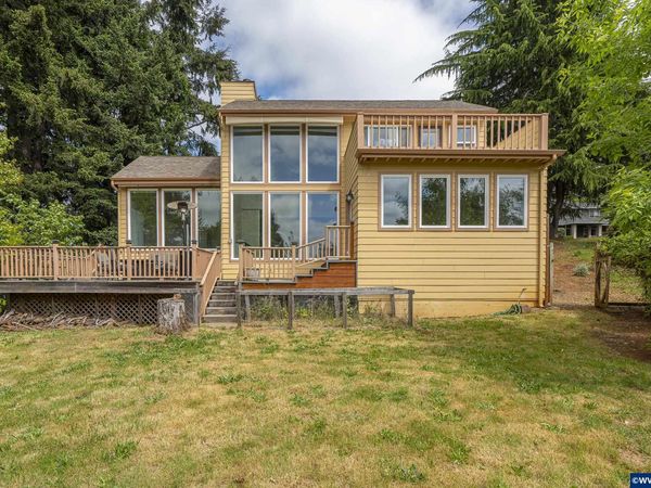 2380 Emmet Dr NW, Salem, OR 97304