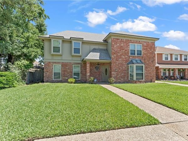 24 YOSEMITE Drive , New Orleans, LA 70131