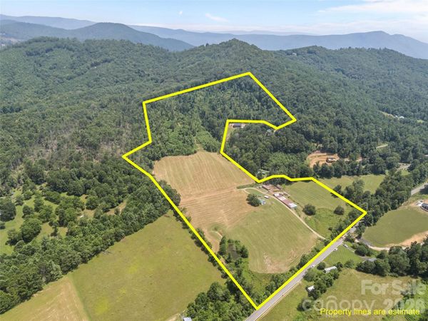 1305 Halltown Road, Spruce Pine, NC 28777