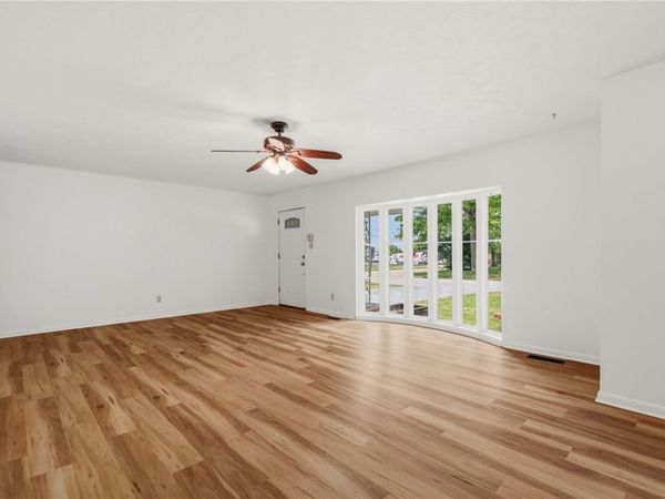 420 W Eliff Street, Siloam Springs, AR 72761