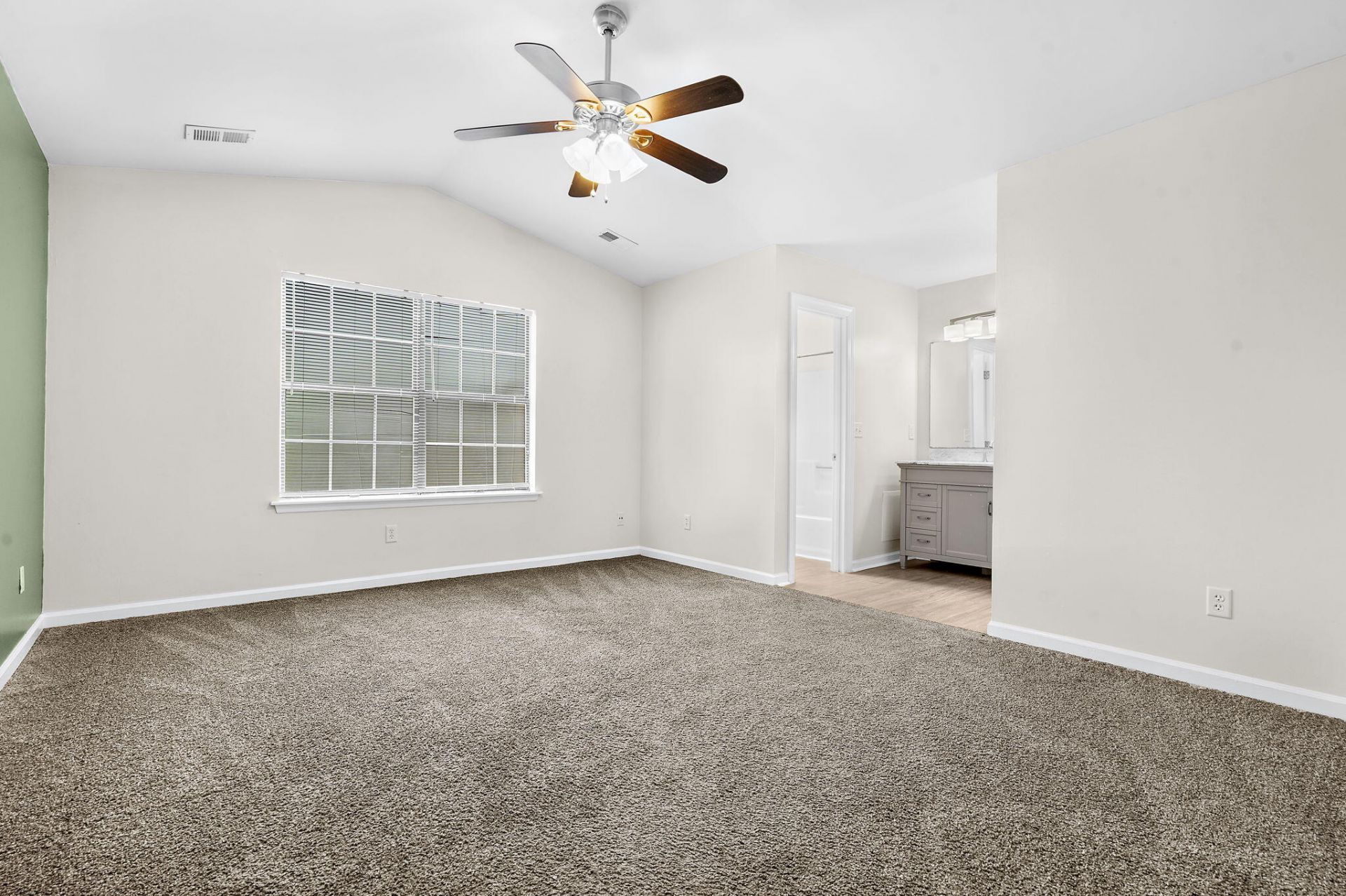 116 Lancelot Hall Photo 11
