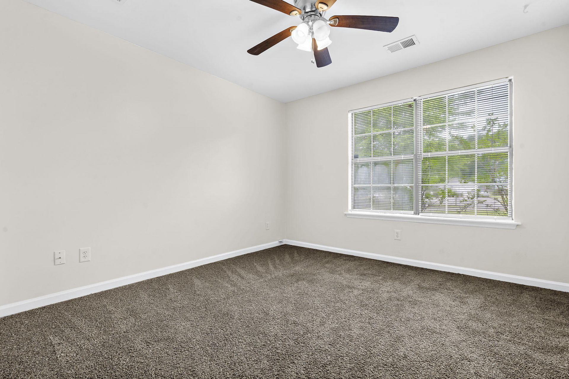 116 Lancelot Hall Photo 15