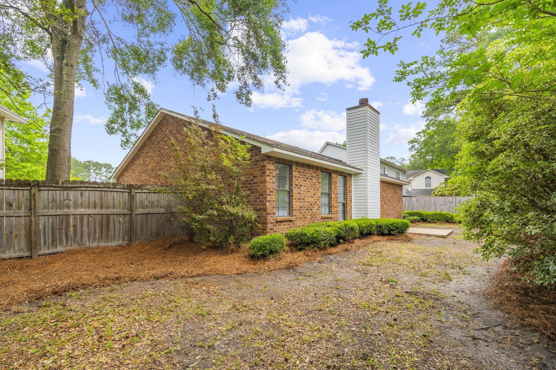 116 Lancelot Hall Photo 24