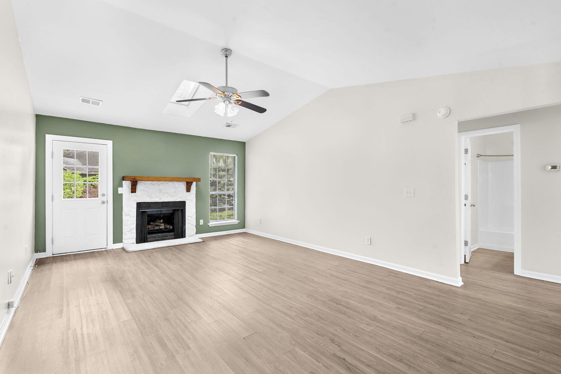116 Lancelot Hall Photo 3