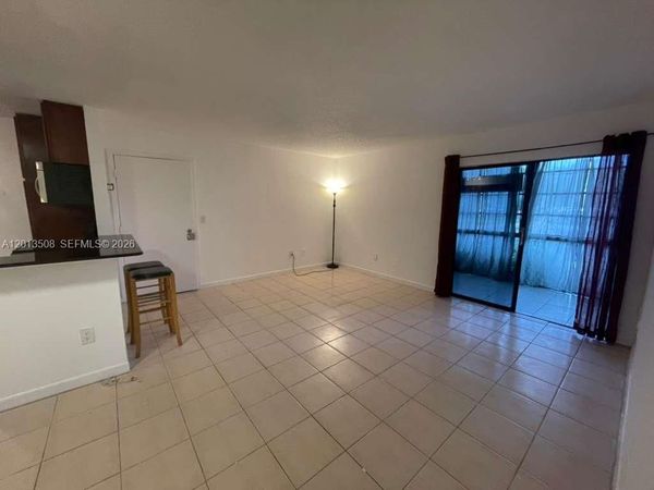 809 NE 199th St , Unit 105-7, Miami, FL 33179