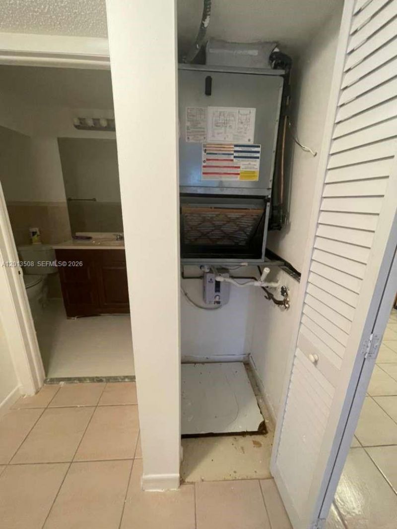 809 NE 199th St , Unit 105-7, Miami, FL 33179 Photo
