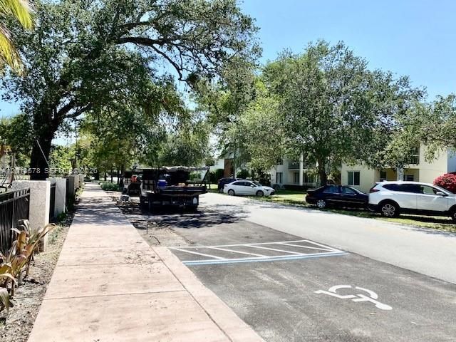 517 Menendez Ave, Unit -, Coral Gables, FL 33146 Photo