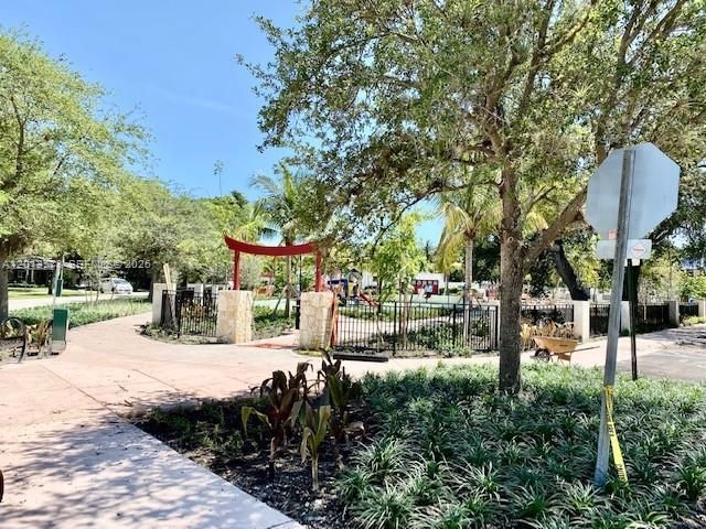 517 Menendez Ave, Unit -, Coral Gables, FL 33146 Photo