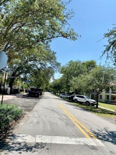 517 Menendez Ave, Unit -, Coral Gables, FL 33146 Photo
