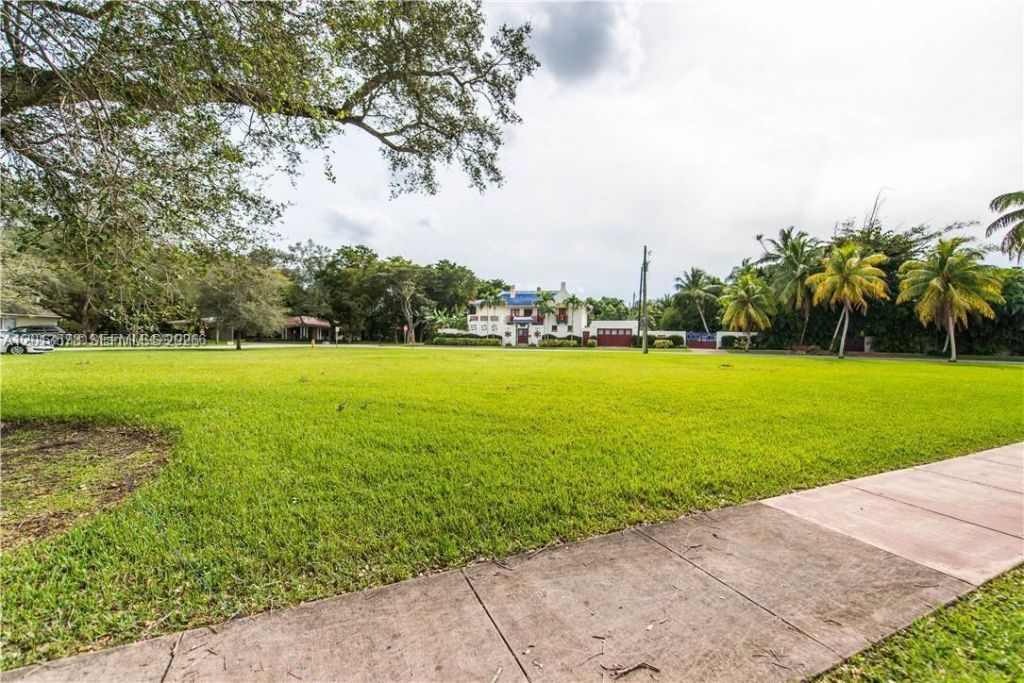 517 Menendez Ave, Unit -, Coral Gables, FL 33146 Photo
