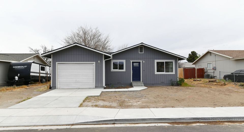 349 Shadow Lane, Fernley, NV 89408 Photo