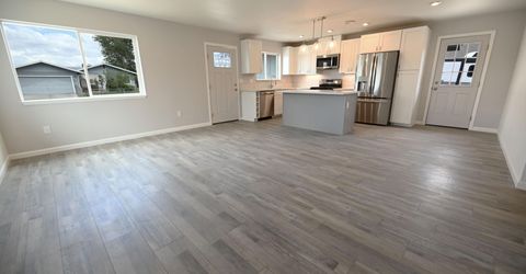 349 Shadow Lane, Fernley, NV 89408 Photo