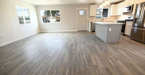349 Shadow Lane, Fernley, NV 89408 Photo
