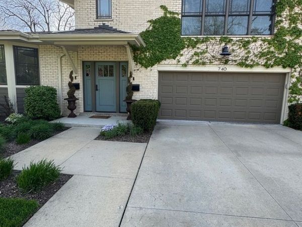 740 Chestnut Street , Unit 2, Deerfield, IL 60015