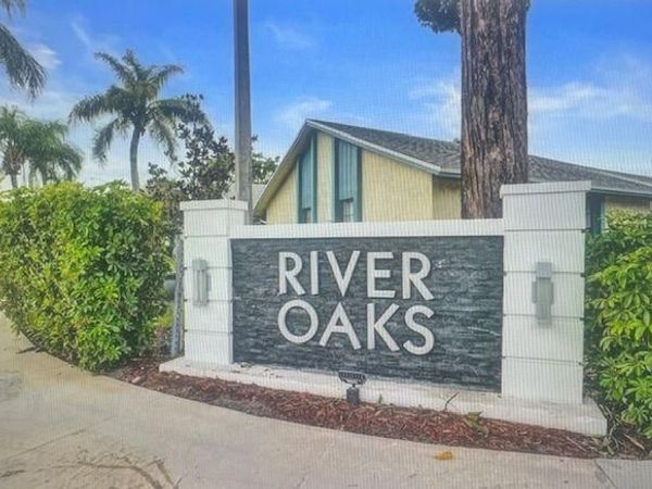 9127 SW 21st Street, Unit E, Boca Raton, FL 33428