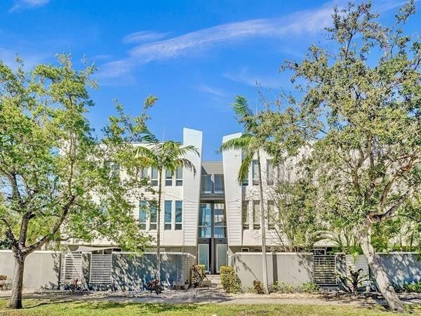 703 SE 16th Court, Fort Lauderdale, FL 33316