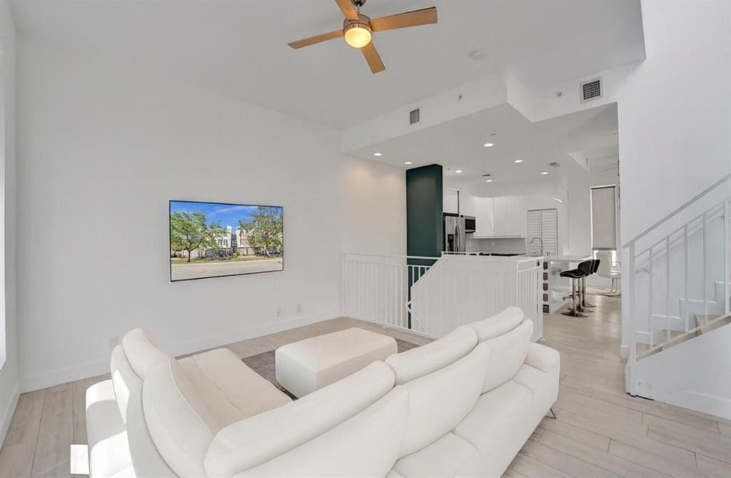703 SE 16th Court, Fort Lauderdale, FL 33316 Photo
