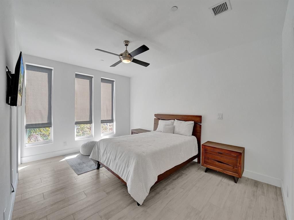 703 SE 16th Court, Fort Lauderdale, FL 33316 Photo