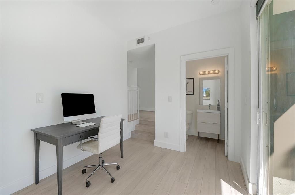 703 SE 16th Court, Fort Lauderdale, FL 33316 Photo