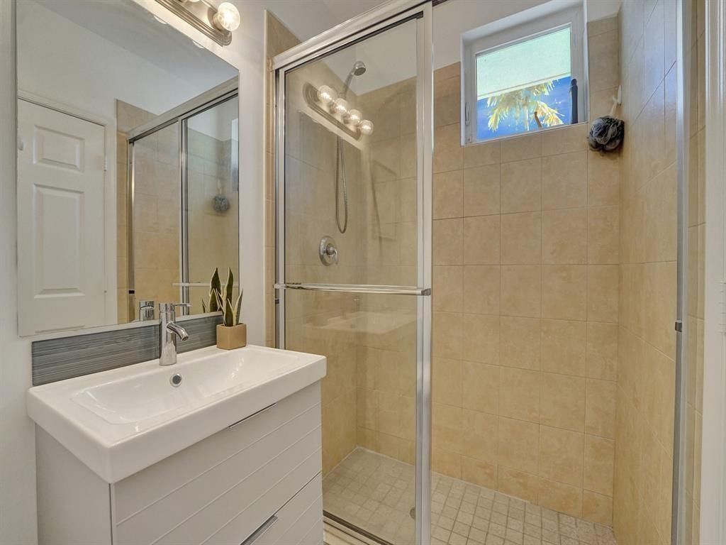 703 SE 16th Court, Fort Lauderdale, FL 33316 Photo