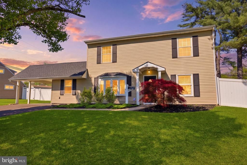 2 PUMPKIN HILL ROAD, LEVITTOWN, PA 19056
